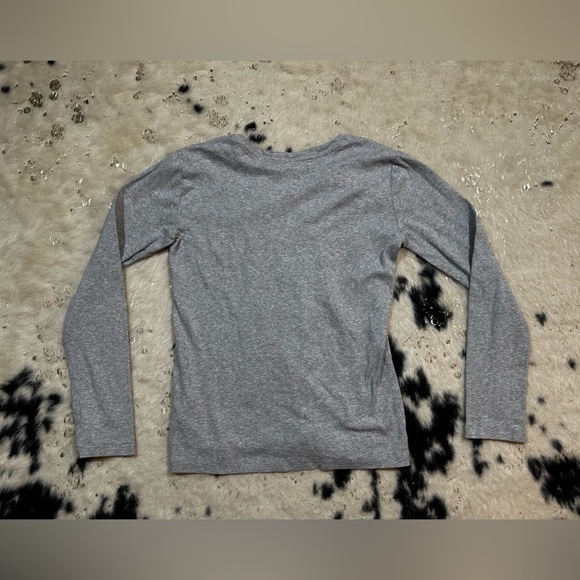 GAP Girl’s Gray Crewneck Long Sleeve Tee Shirt Size Medium - Picture 6 of 8